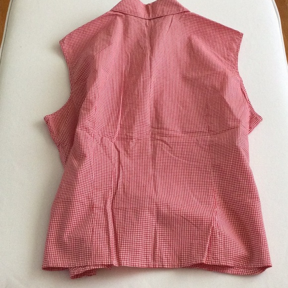 Sleeveless button down blouse - red gingham - Picture 4 of 13